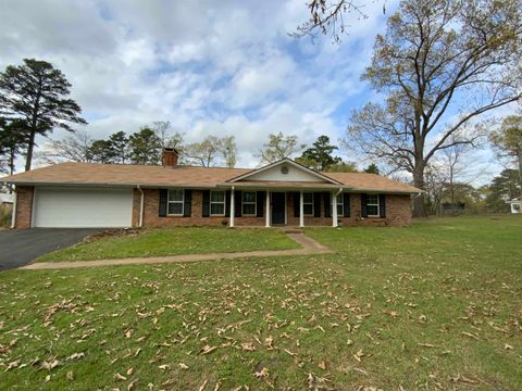 Homes For Sale - 195 Katherine Dr<br/> Kilgore, TX 75662