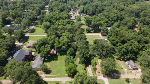 Vacant Land For Sale - 402 E Taylor St<br/> Jefferson, TX 75657