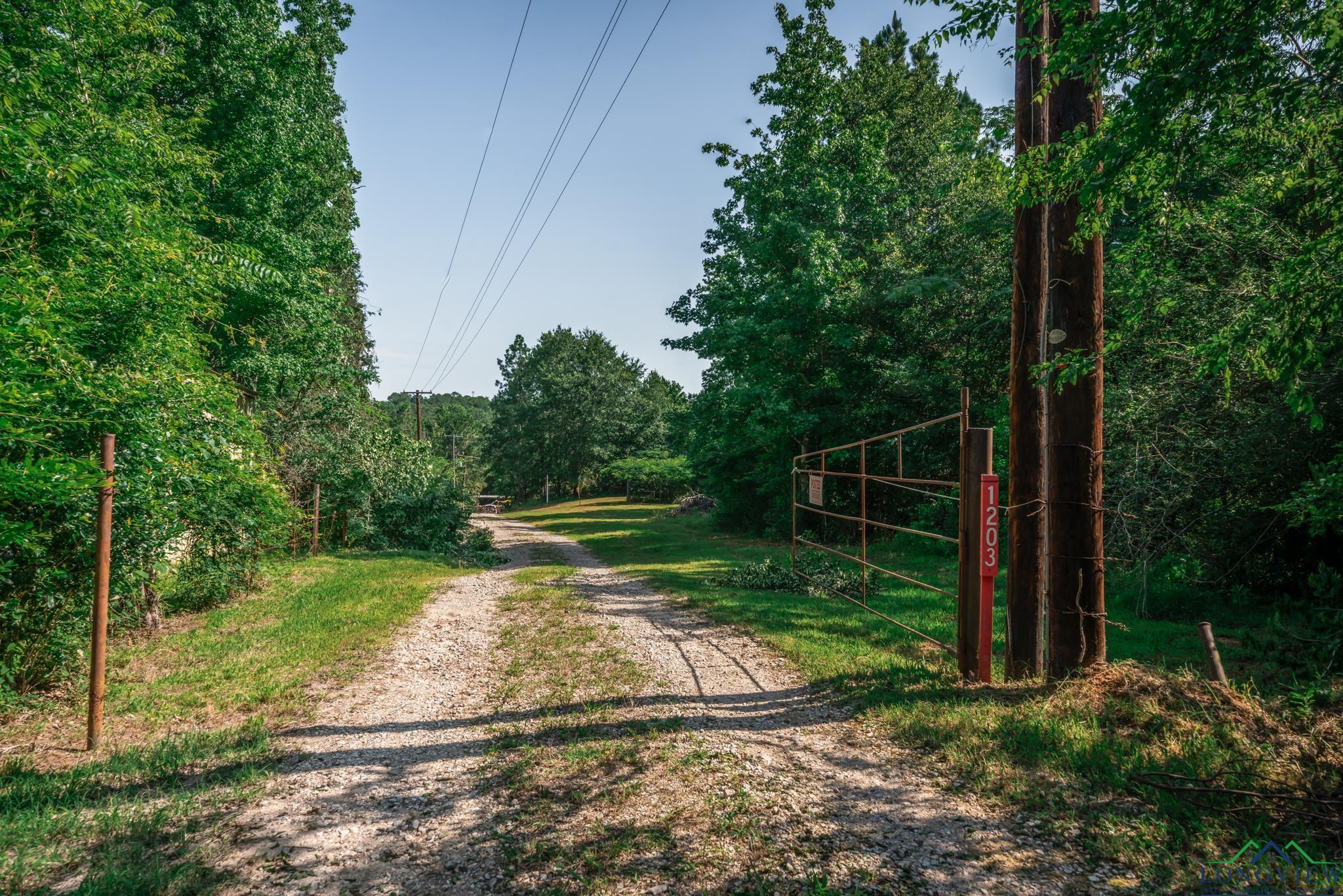 1203 Vesta Ave, Gladewater, Texas image 12