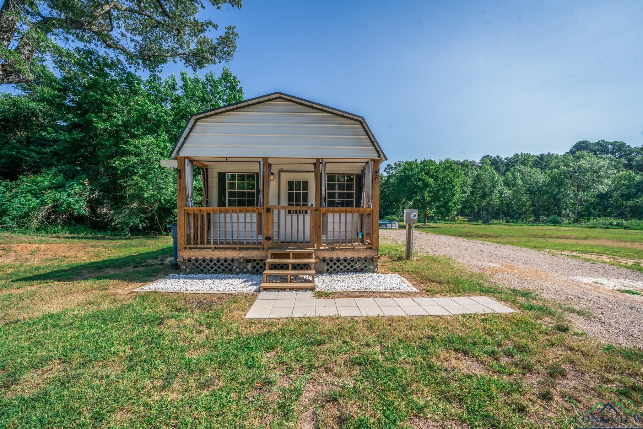 1203 Vesta Ave, Gladewater, Texas image 2