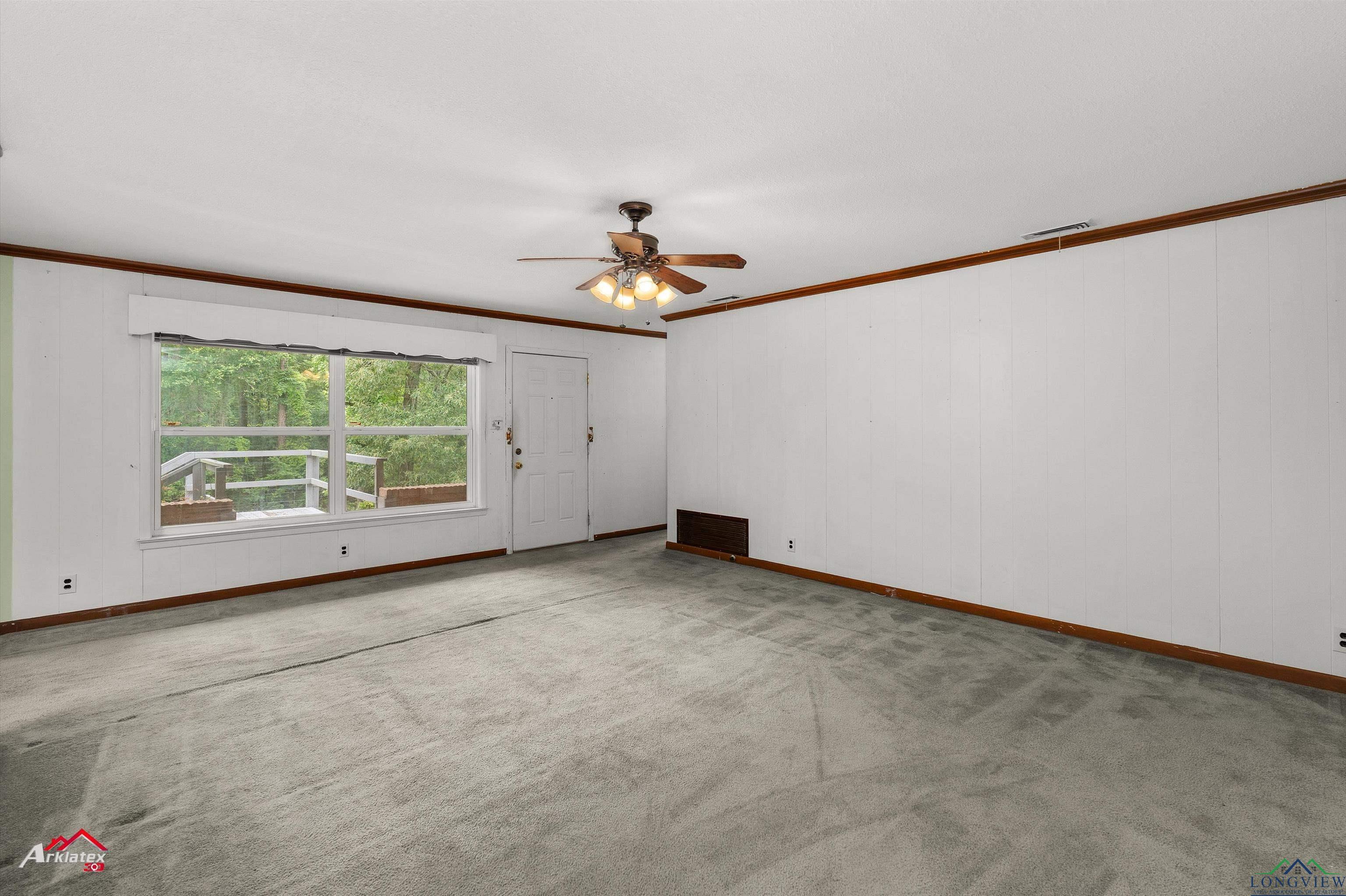 216 Hickory Street, Gladewater, Texas image 8
