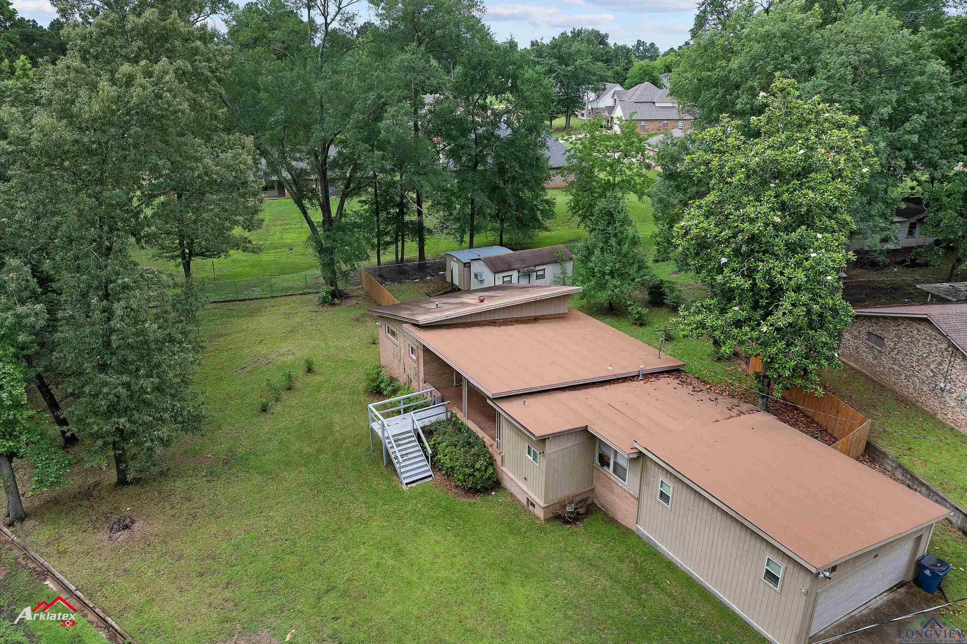 216 Hickory Street, Gladewater, Texas image 3