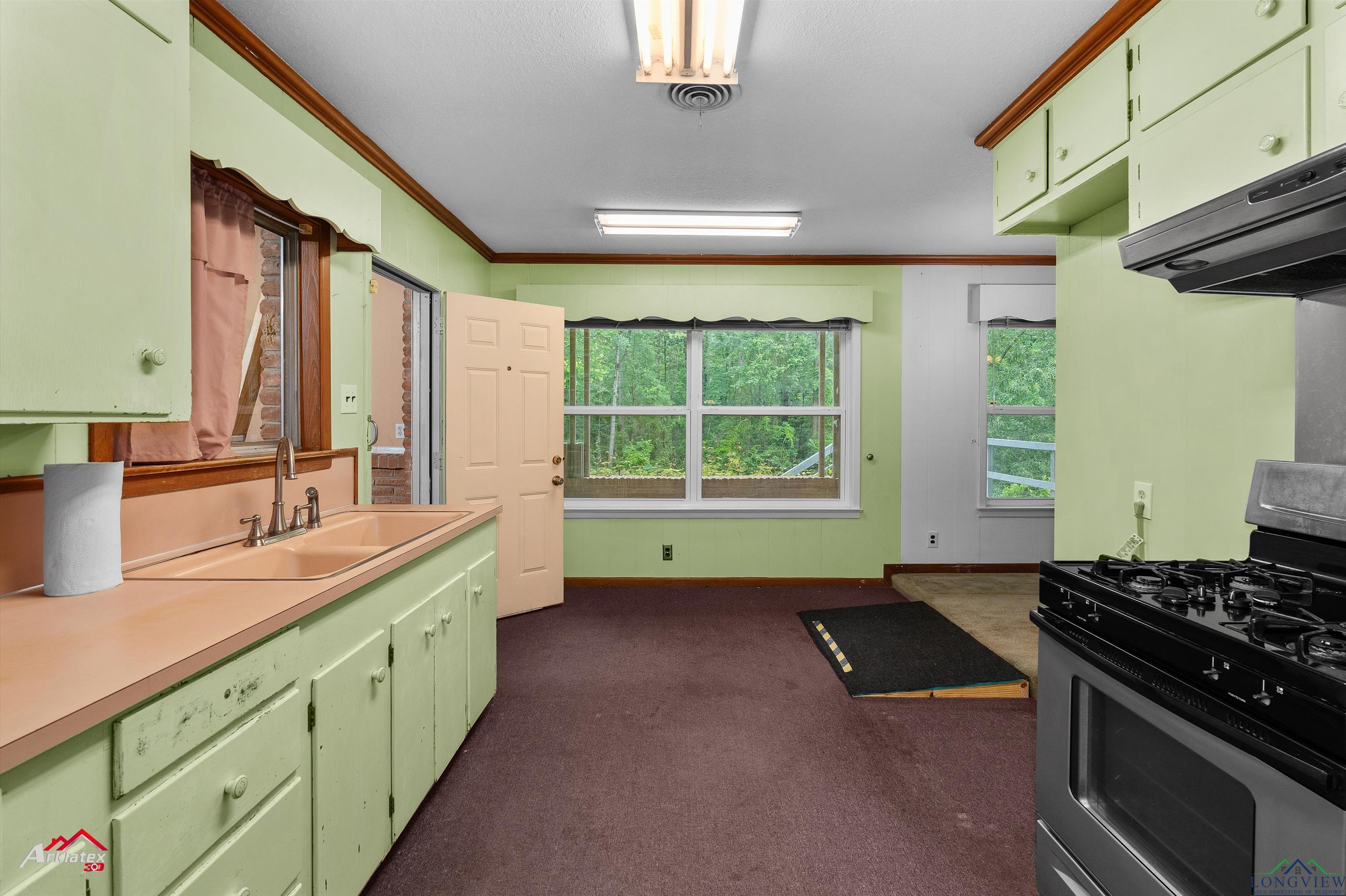 216 Hickory Street, Gladewater, Texas image 13