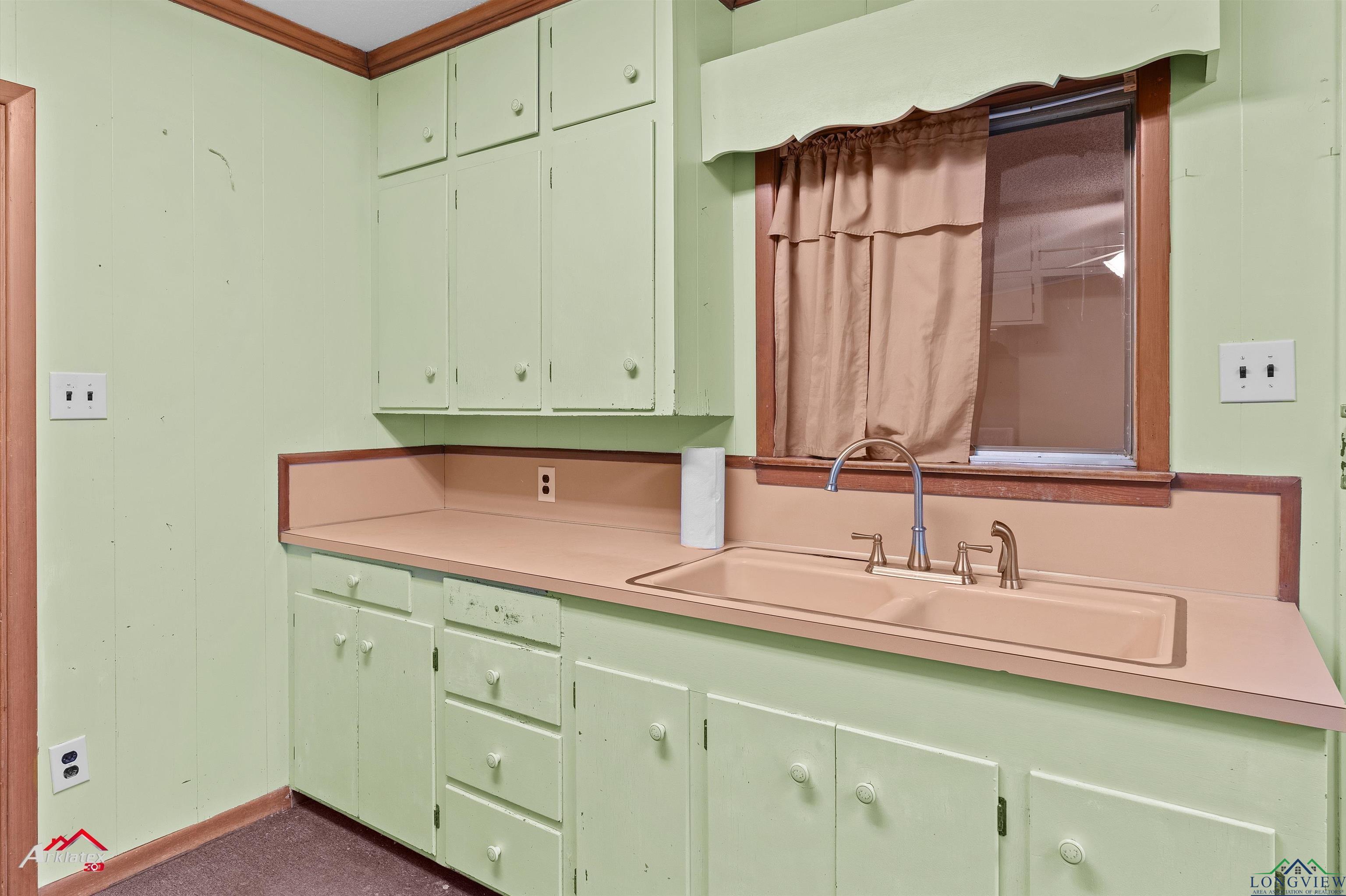 216 Hickory Street, Gladewater, Texas image 11