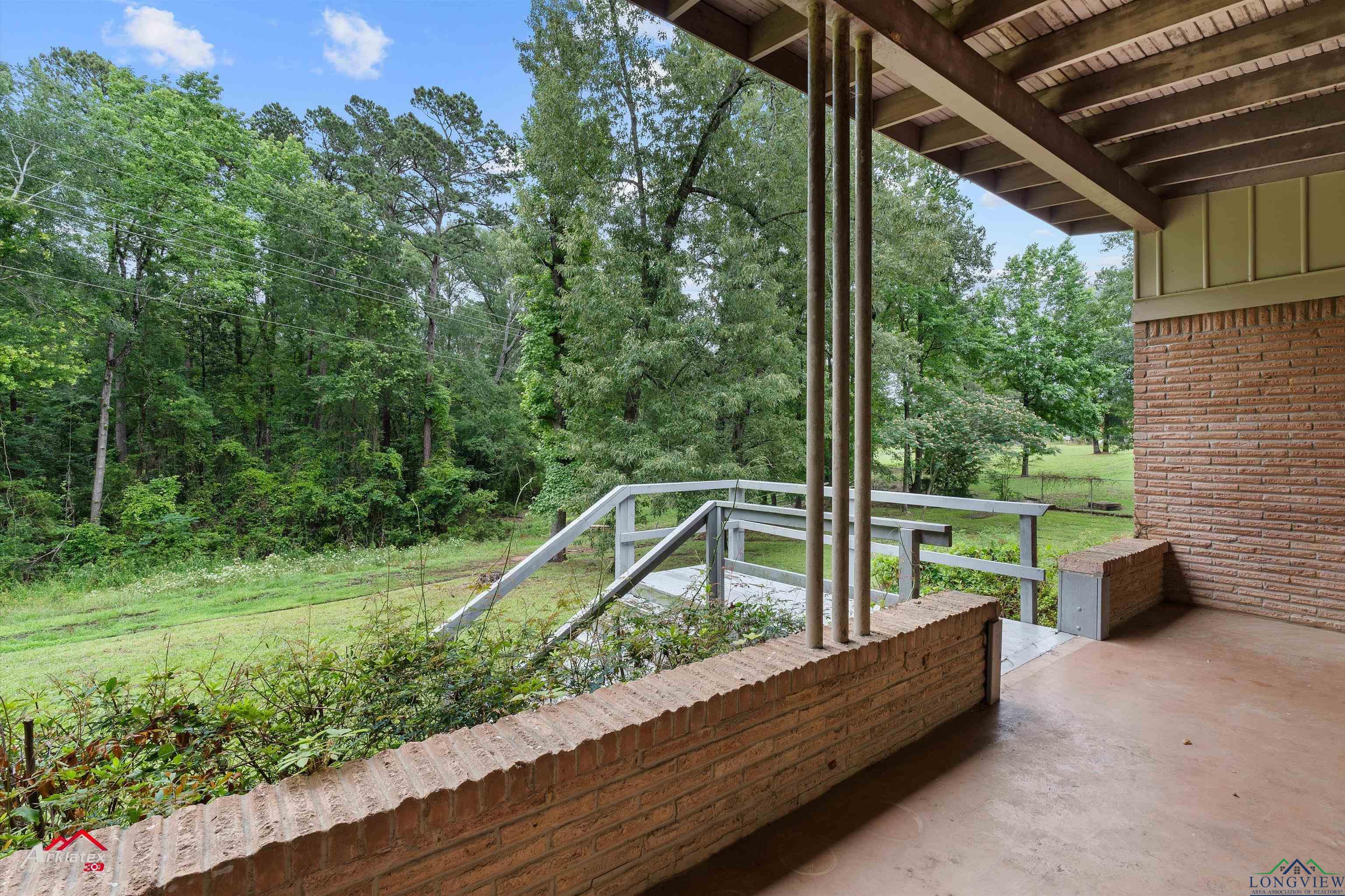 216 Hickory Street, Gladewater, Texas image 7