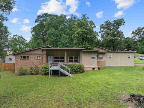 Homes For Sale - 216 Hickory Street<br/> Gladewater, TX 75647