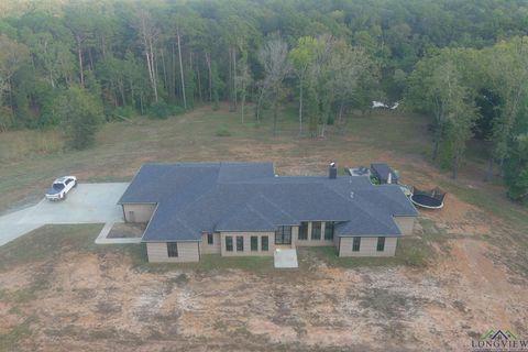 Homes For Sale - 2401 S Williams St<br/> Atlanta, TX 75551