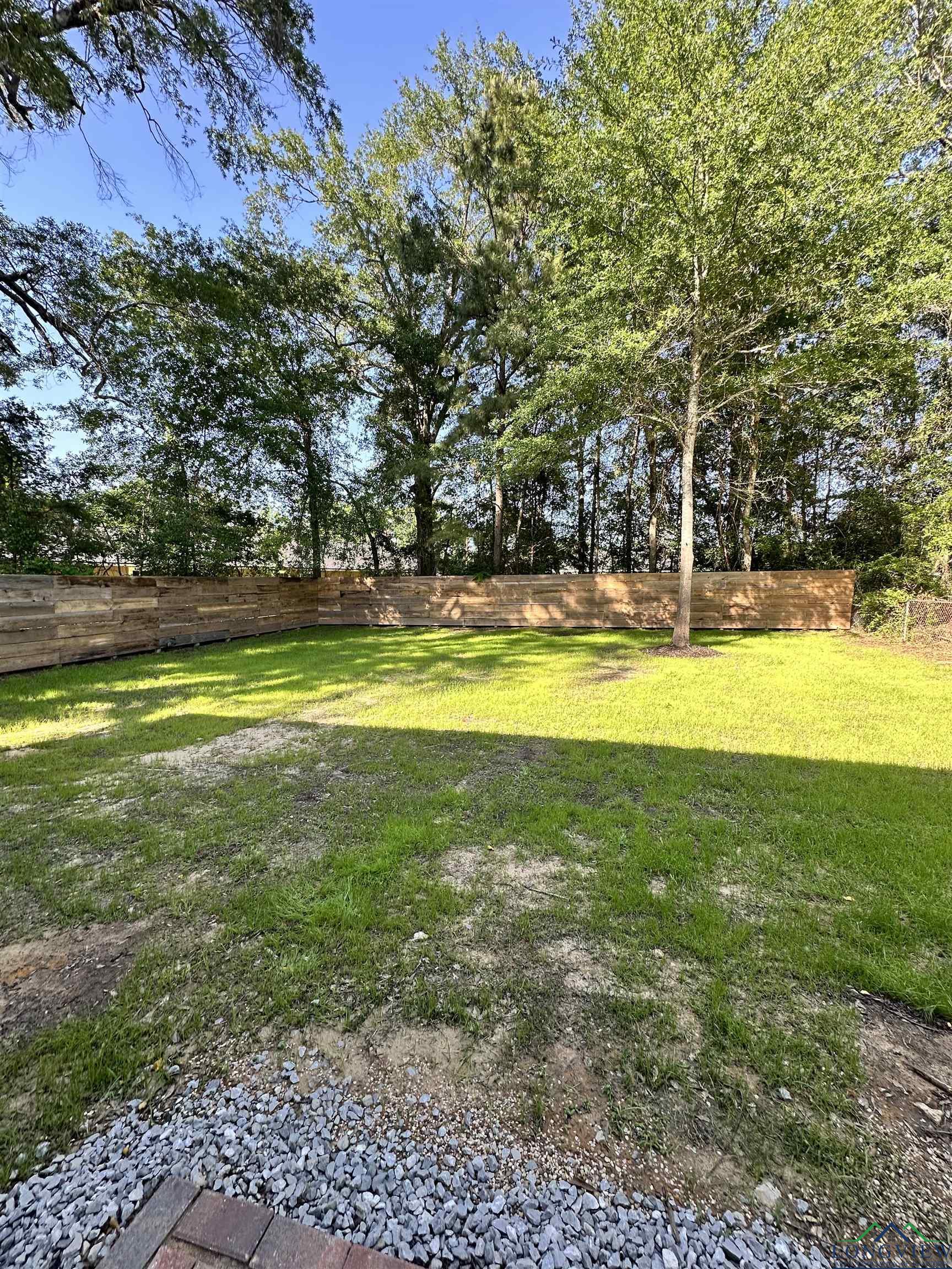 210 Empire St, Gladewater, Texas image 3