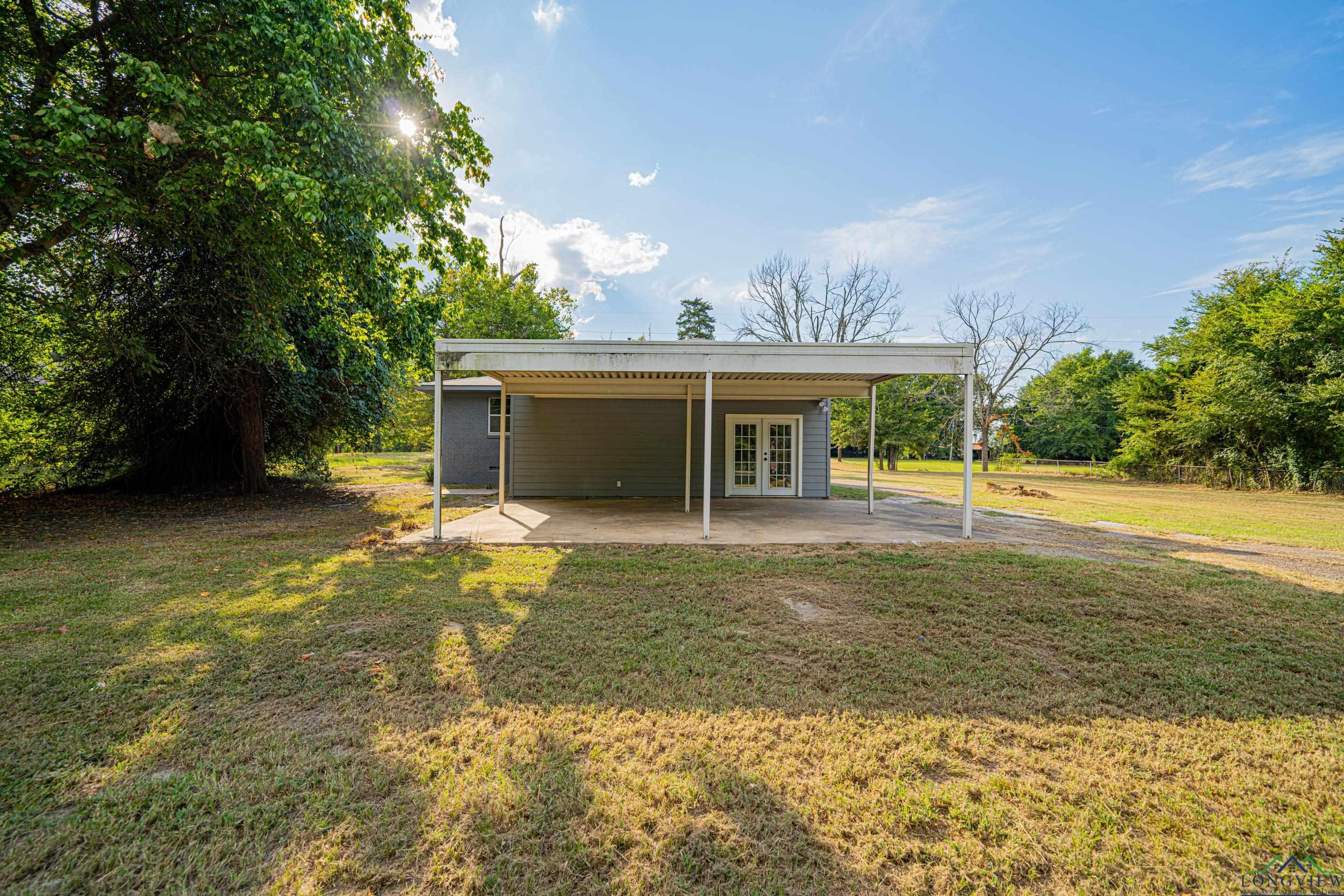 1305 N Cypress St, Gilmer, Texas image 28