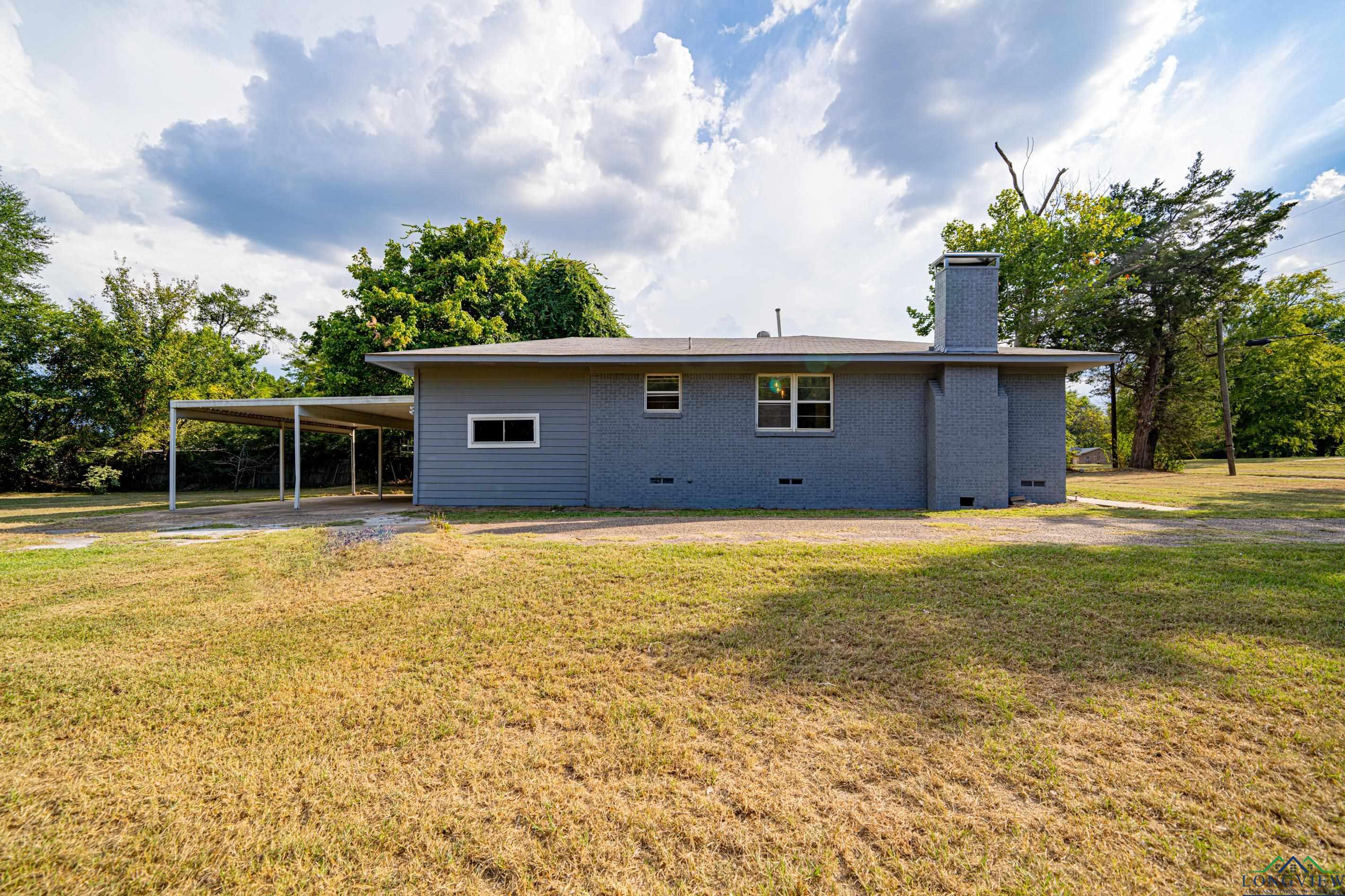 1305 N Cypress St, Gilmer, Texas image 33