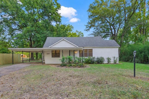 Homes For Sale - 1207 S Main St<br/> Linden, TX 75563