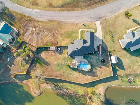 A home in Lindale