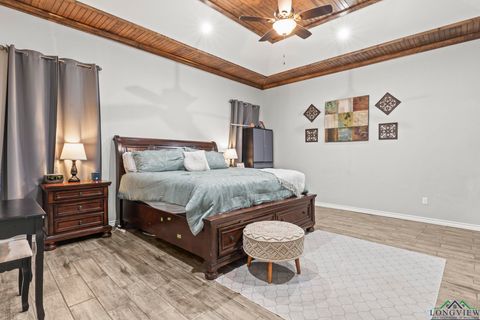 A home in Lindale