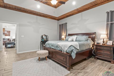 A home in Lindale
