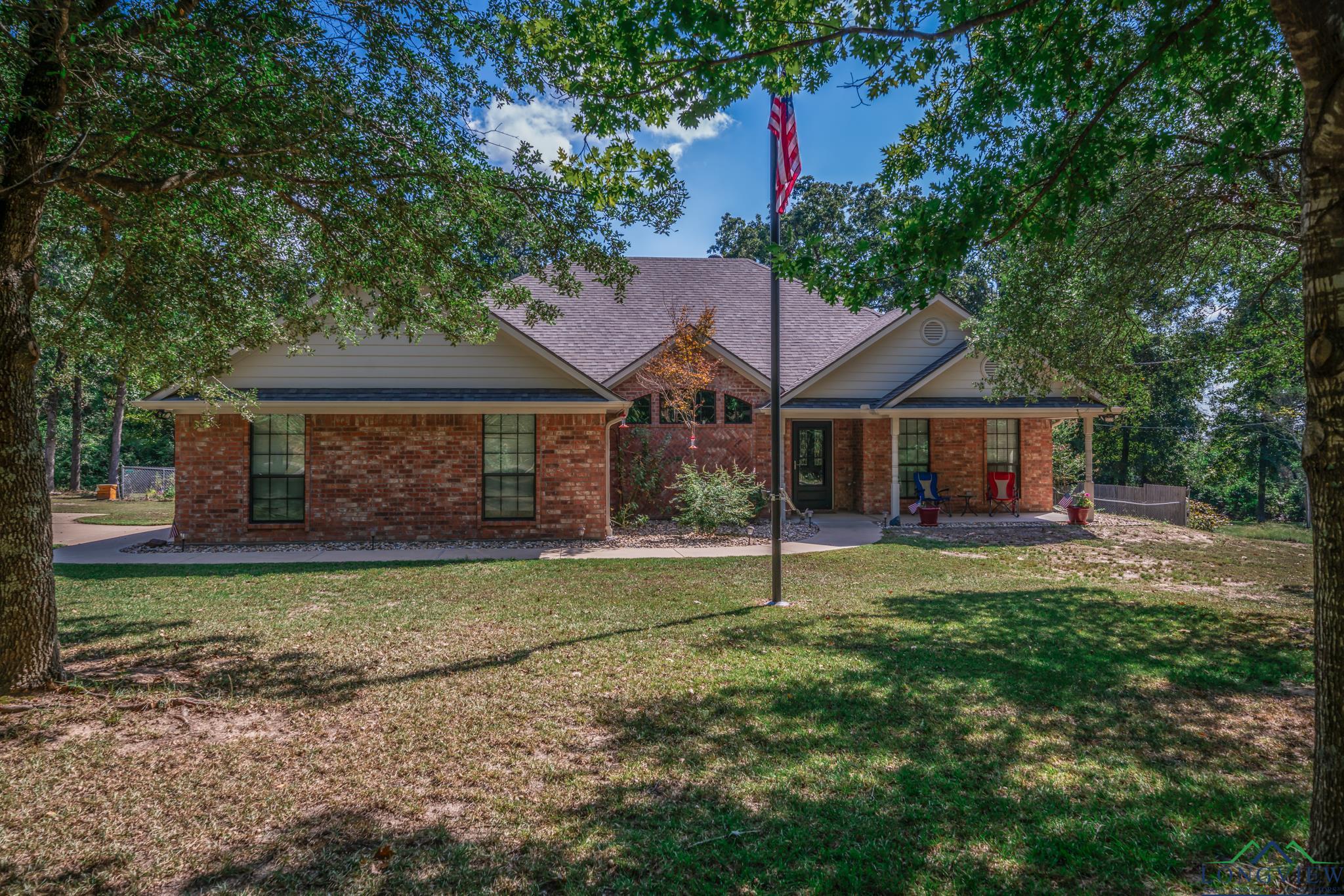 212 Peachtree Ln, Big Sandy, Texas image 1