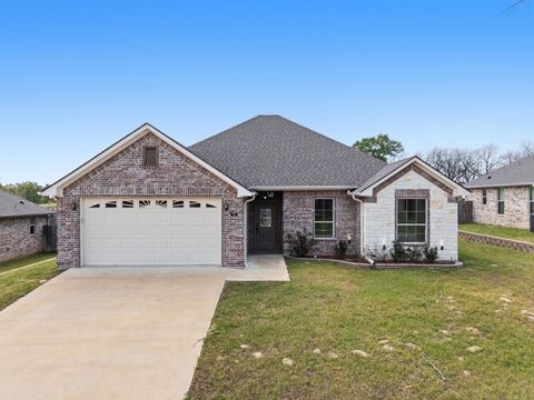 Homes For Sale - 114 Hay Meadow Dr<br/> Winona, TX 75792