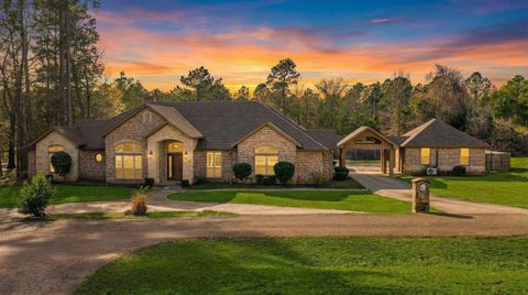 Homes For Sale - 408 Gifford Ave<br/> Morris County, Daingerfield, TX 75638