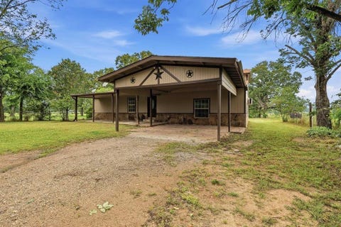 Homes For Sale - 1191 County Road 3240<br/> Mount Pleasant, TX 75455