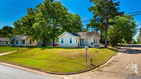 A home in Gladewater