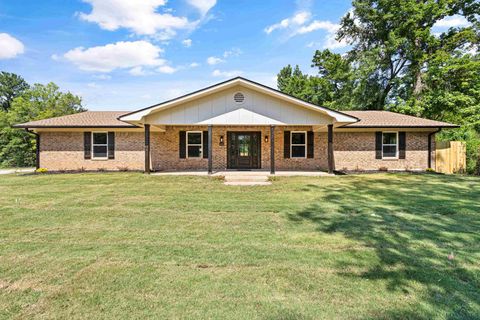 A home in Gladewater