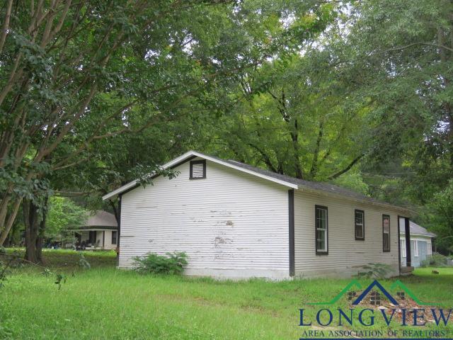 608 S Montgomery St, Gilmer, Texas image 3