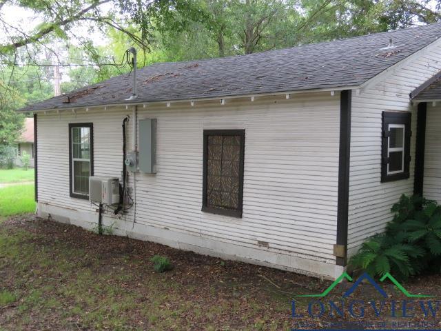 608 S Montgomery St, Gilmer, Texas image 4