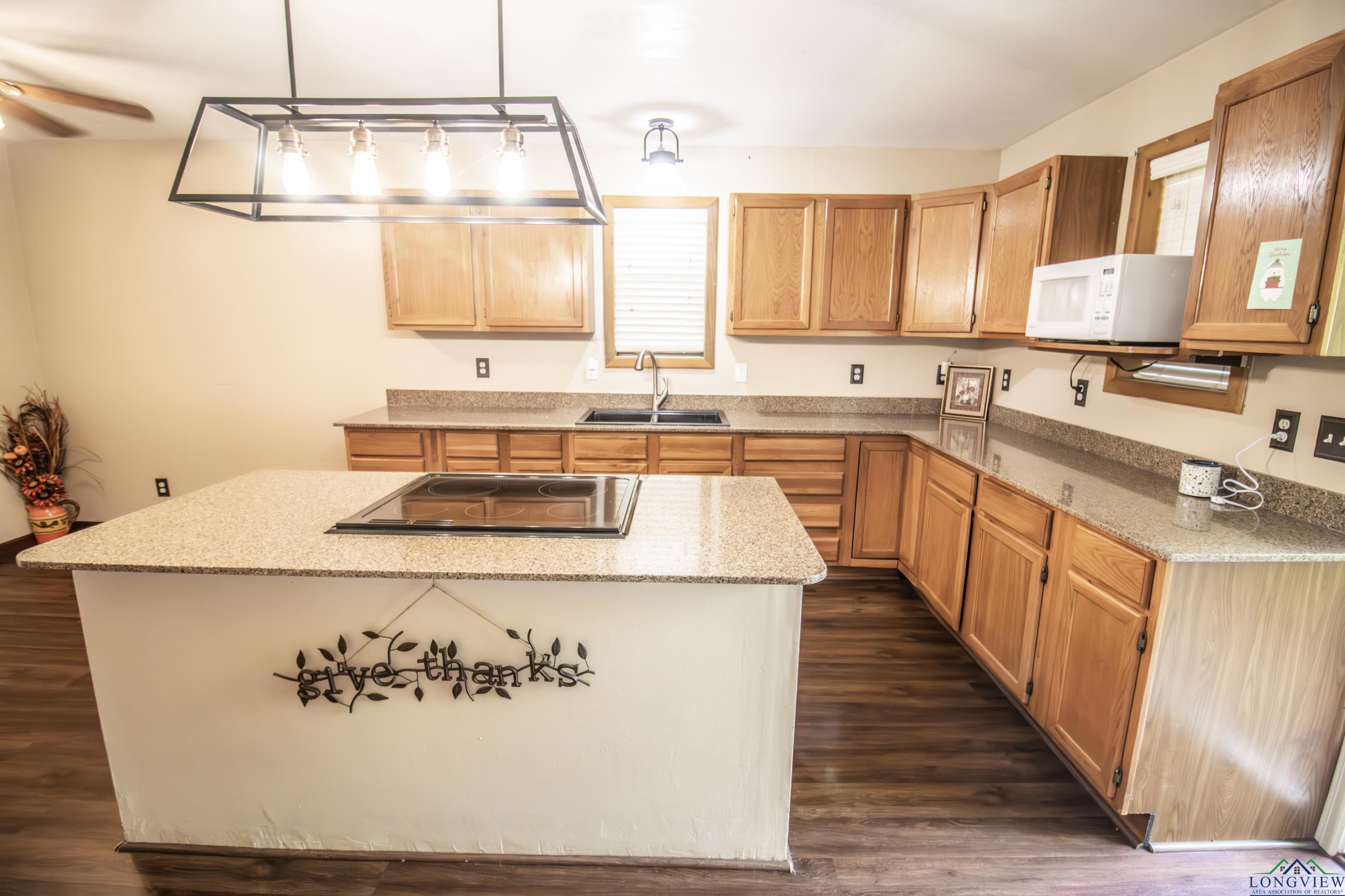 121 Dogwood Ave, Jefferson, Texas image 9