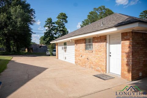 A home in Gladewater