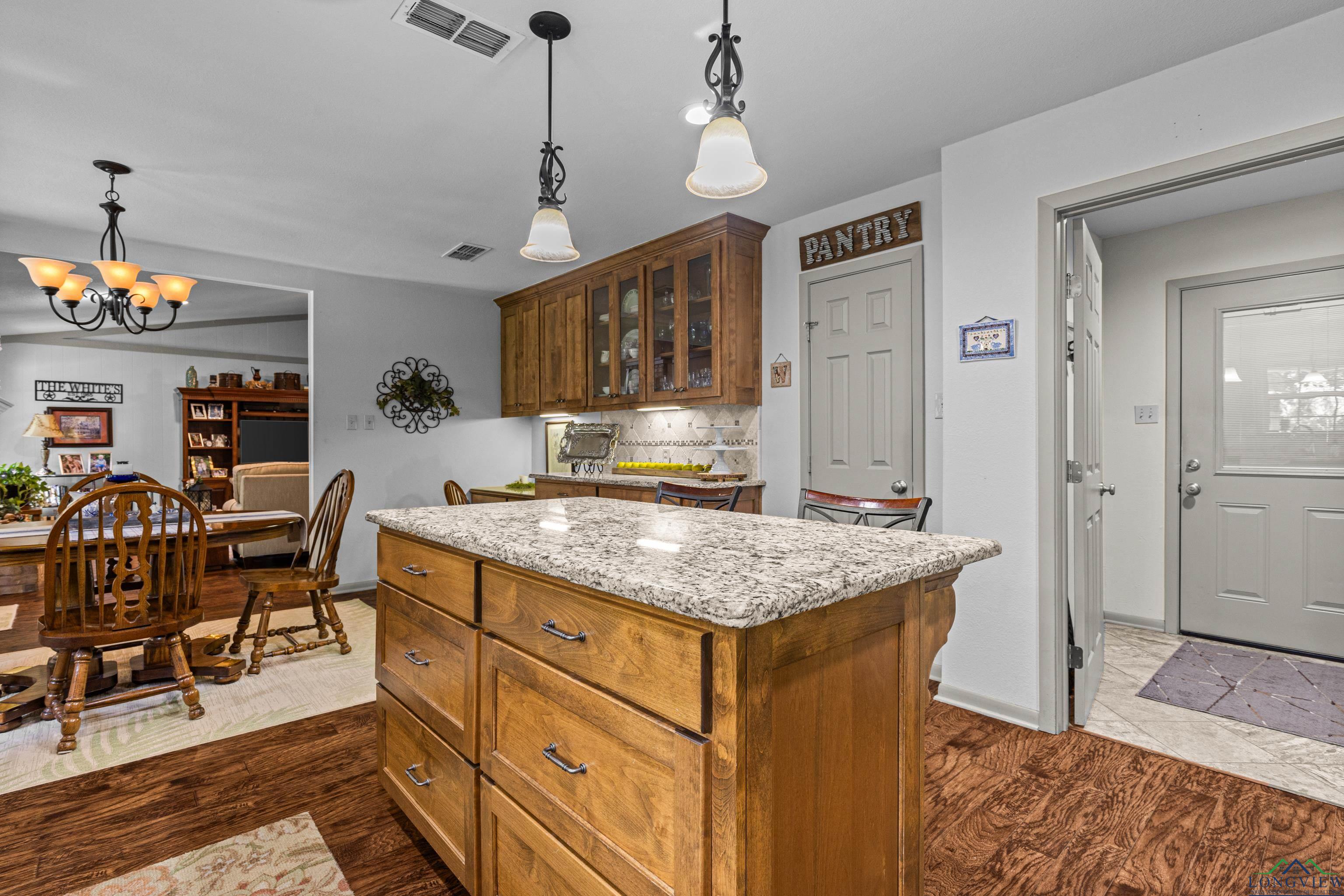 8 Honeysuckle Ln, Longview, Texas image 18