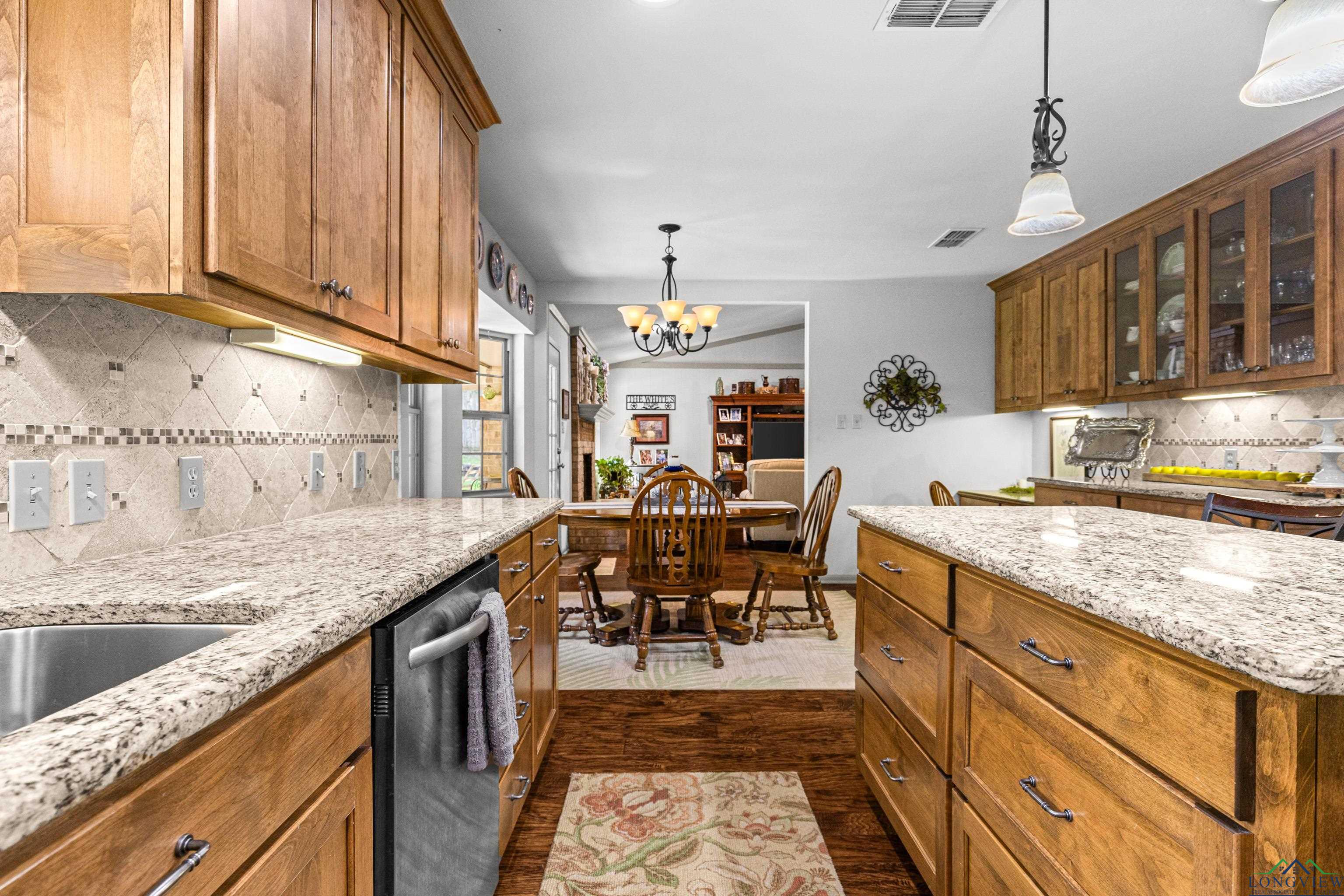 8 Honeysuckle Ln, Longview, Texas image 17