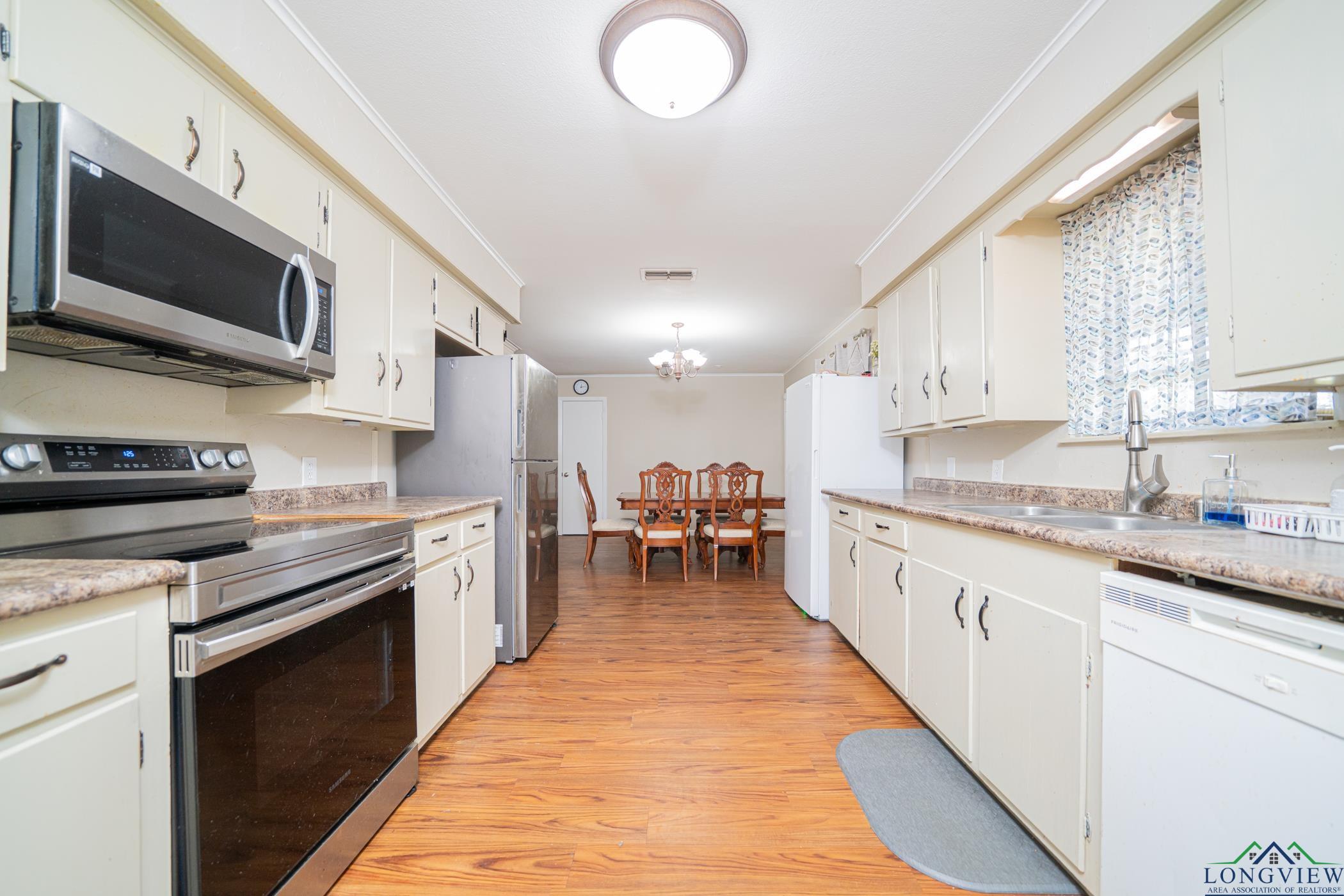 105 Sherwood Dr, Longview, Texas image 10