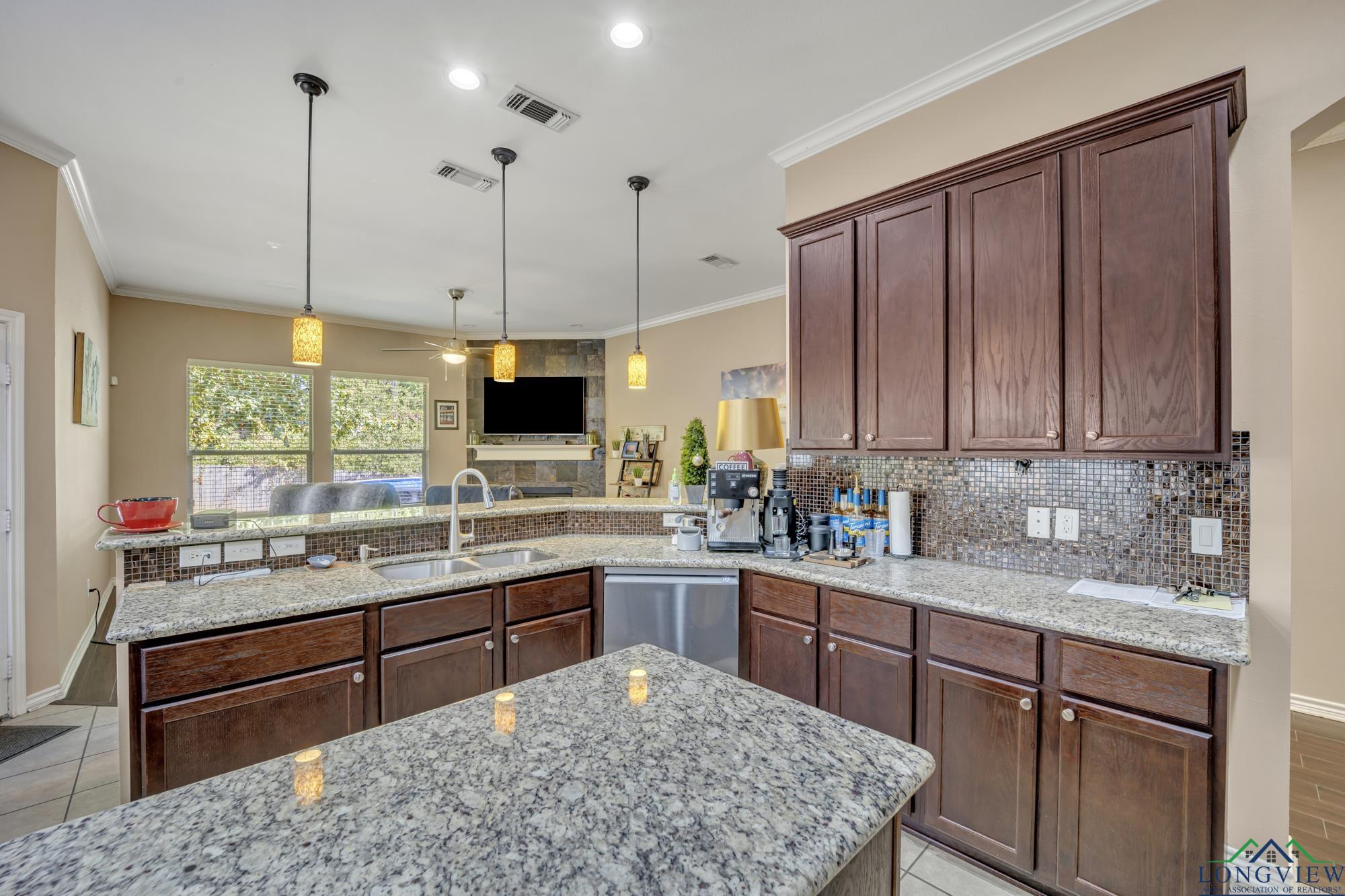 406 Alta St, Longview, Texas image 14