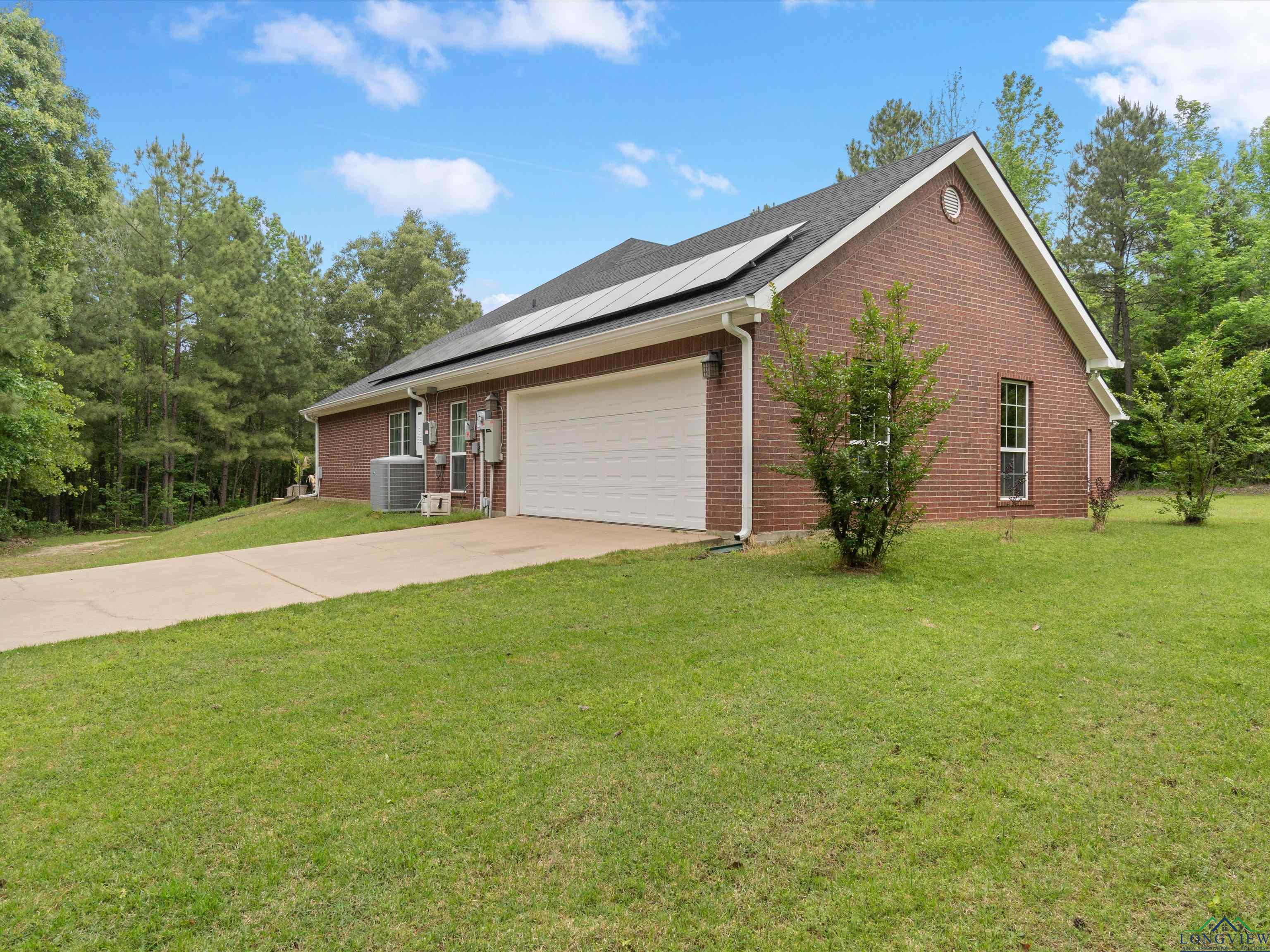 9044 Aster Rd, Gilmer, Texas image 2