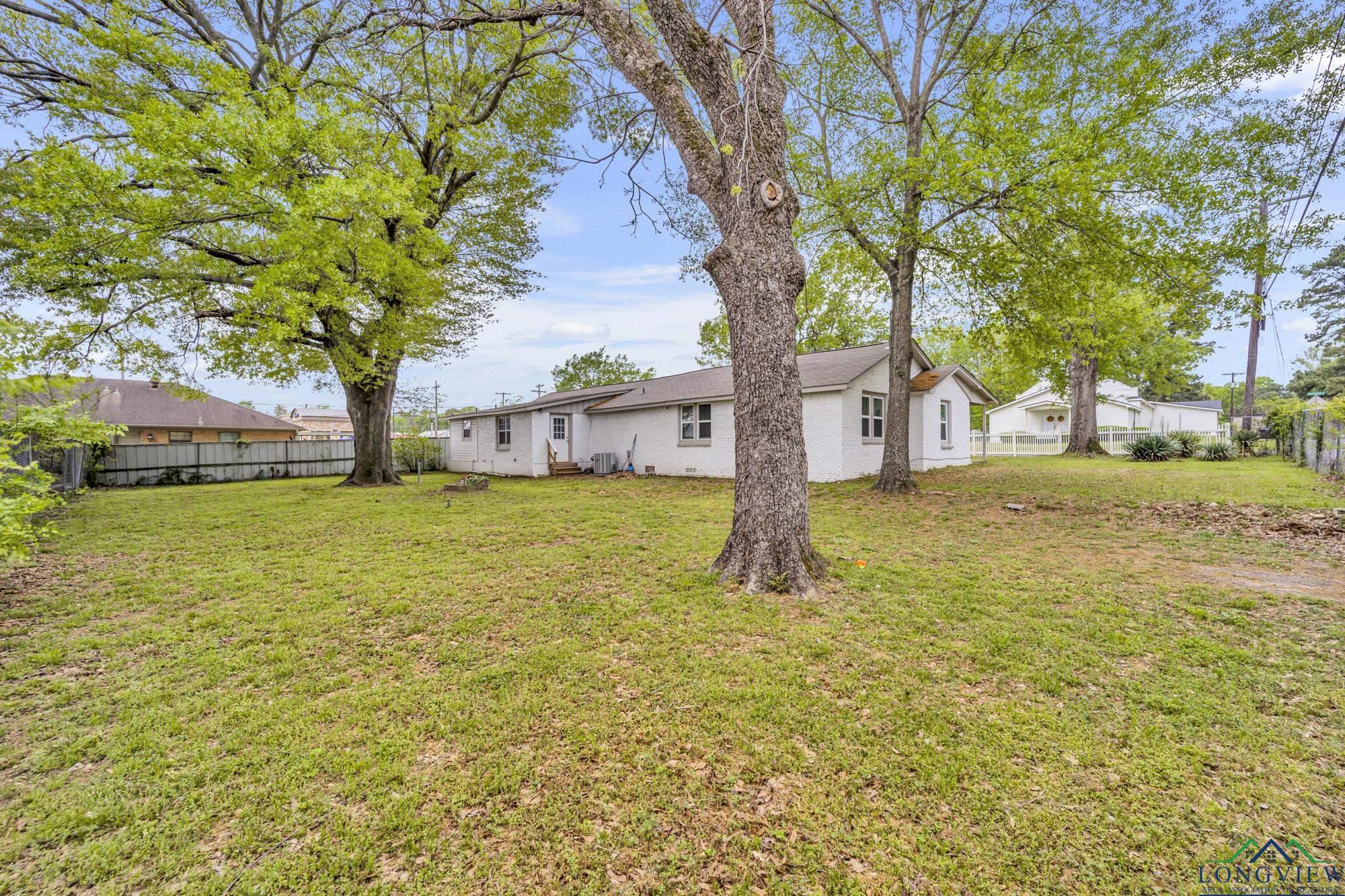 310 W Grand Ave, Longview, Texas image 22