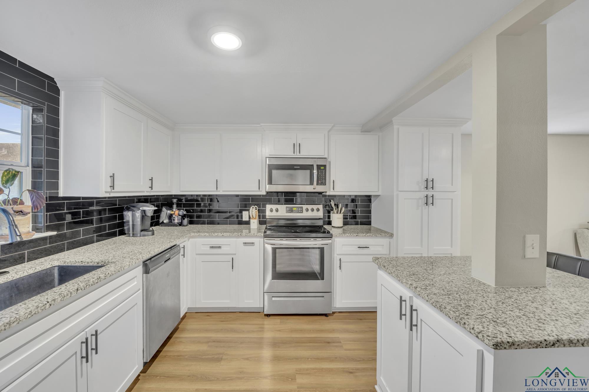 310 W Grand Ave, Longview, Texas image 11