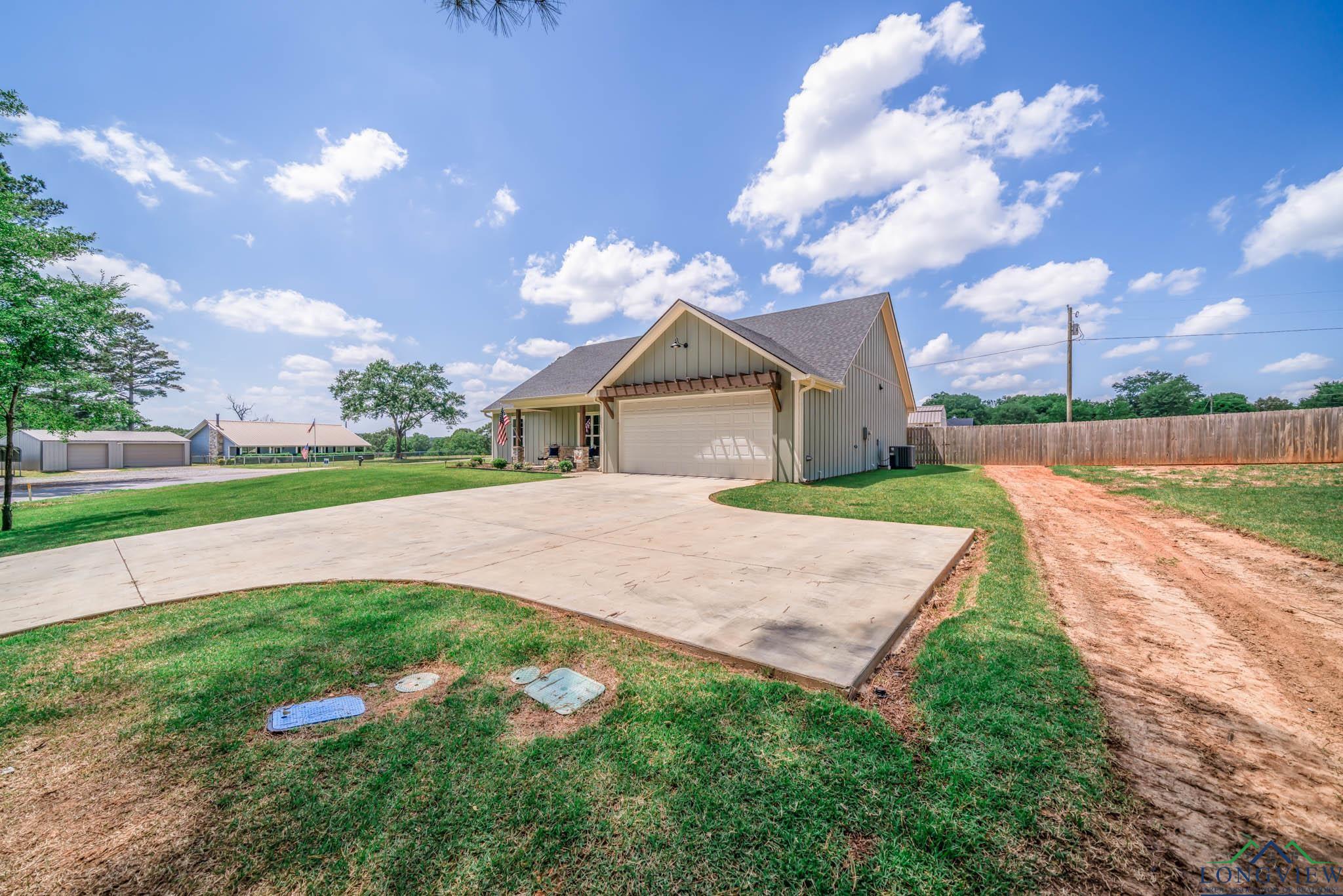 1767 Cr 186 E, Kilgore, Texas image 2