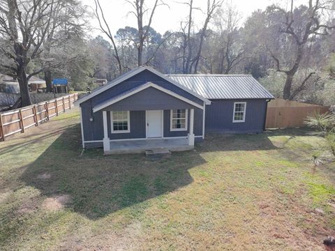 Homes For Sale - 650 Hunter Rd<br/> Panola County, Carthage, TX 75633