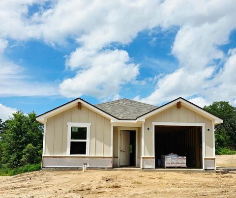 Homes For Sale - 225 Spokane Street<br/> Gregg County, Gladewater, TX 75647