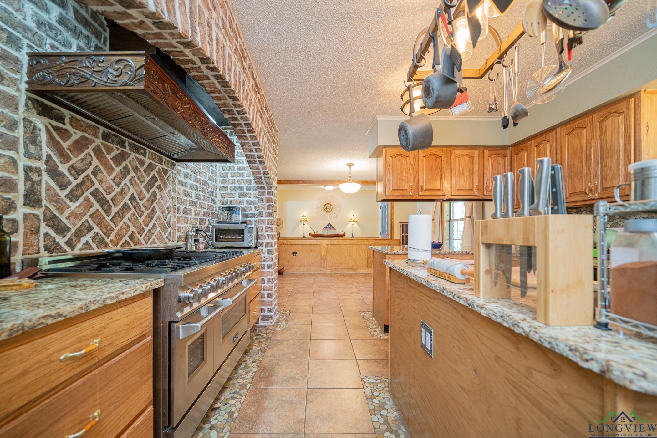 316 County Road 2750, Hughes Springs, Texas image 11