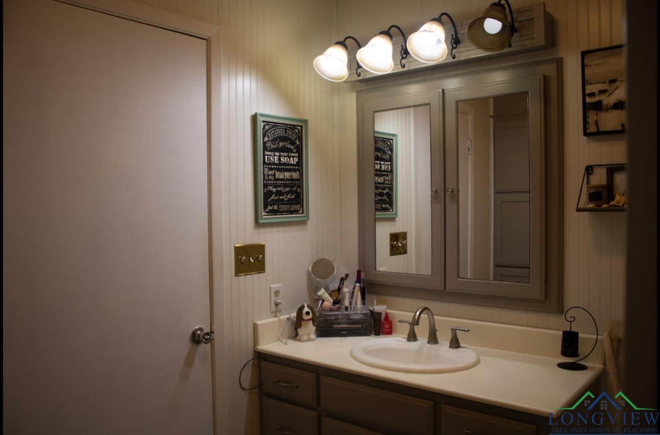 447 Berea 3, Jefferson, Texas image 32