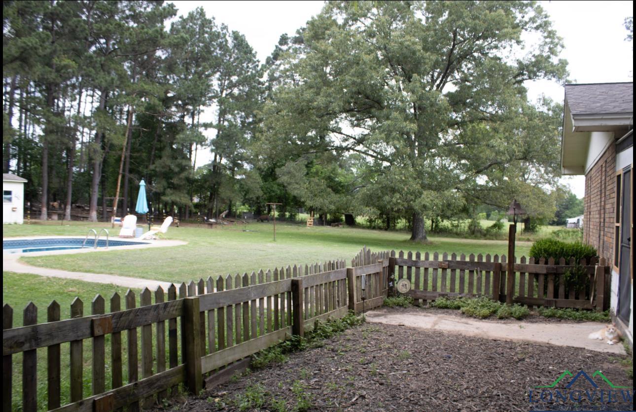 447 Berea 3, Jefferson, Texas image 5