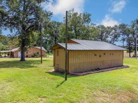 A home in Gladewater