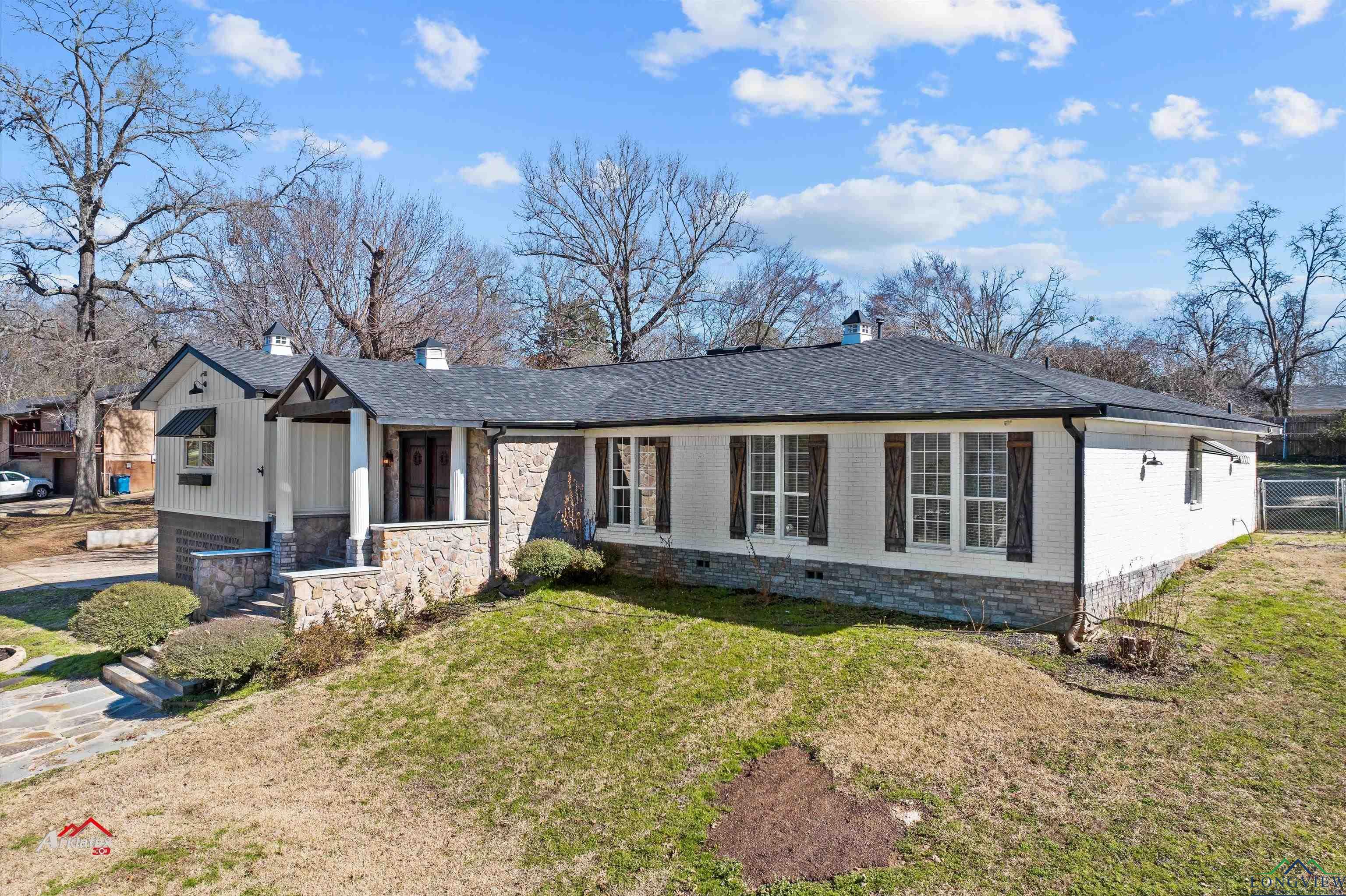 105 Alberta Ave, Henderson, Texas image 2