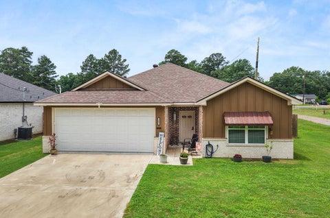 Homes For Sale - 309 Stevens St<br/> Gilmer, TX 75645