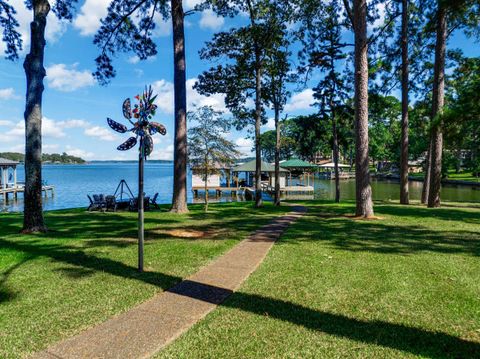 Homes For Sale - 536 Wildewood Dr<br/> Henderson County, Chandler, TX 75758