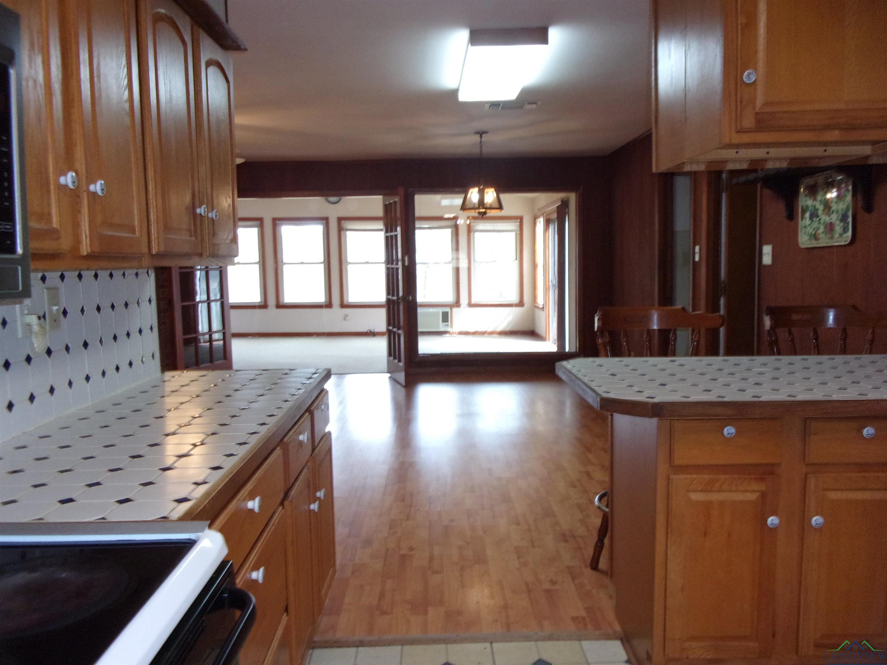 569 E Kingston Rd, Jefferson, Texas image 13