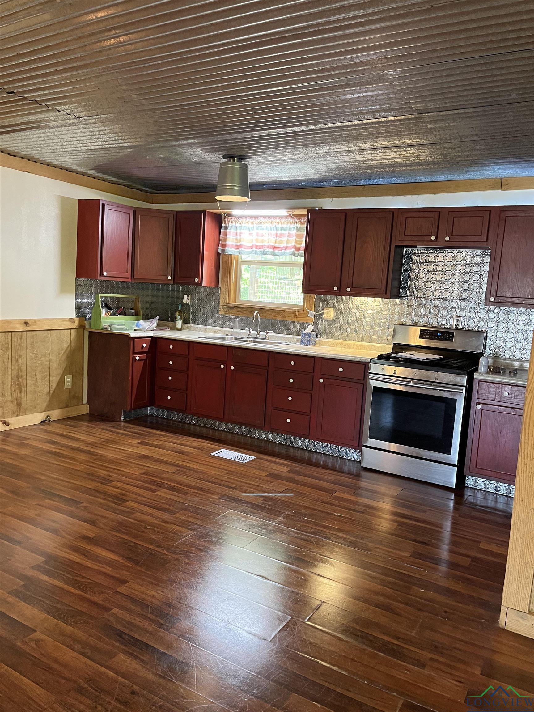 302 S Texas Hwy 42, Henderson, Texas image 4