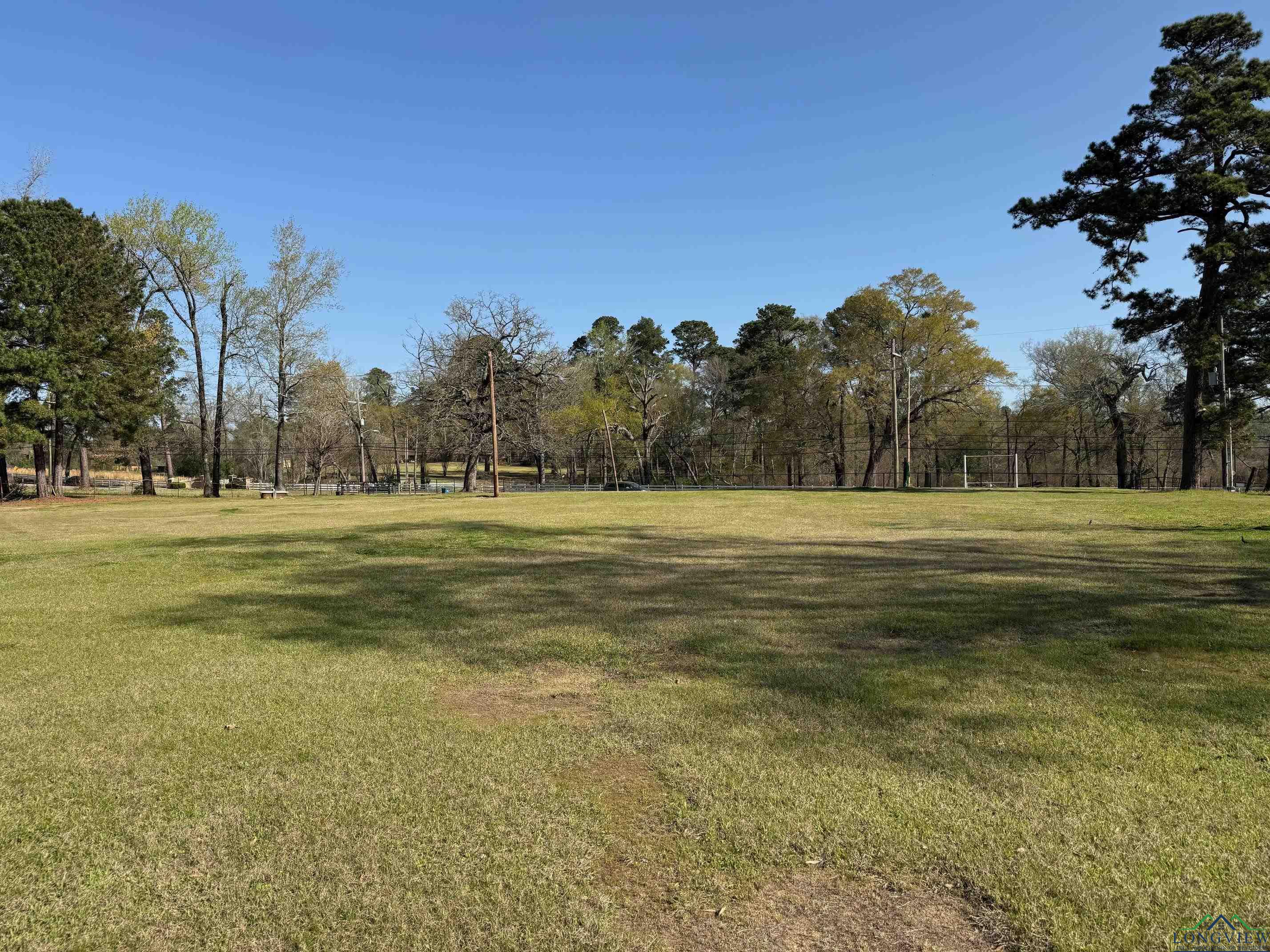 1829 W Gay Ave, Gladewater, Texas image 4