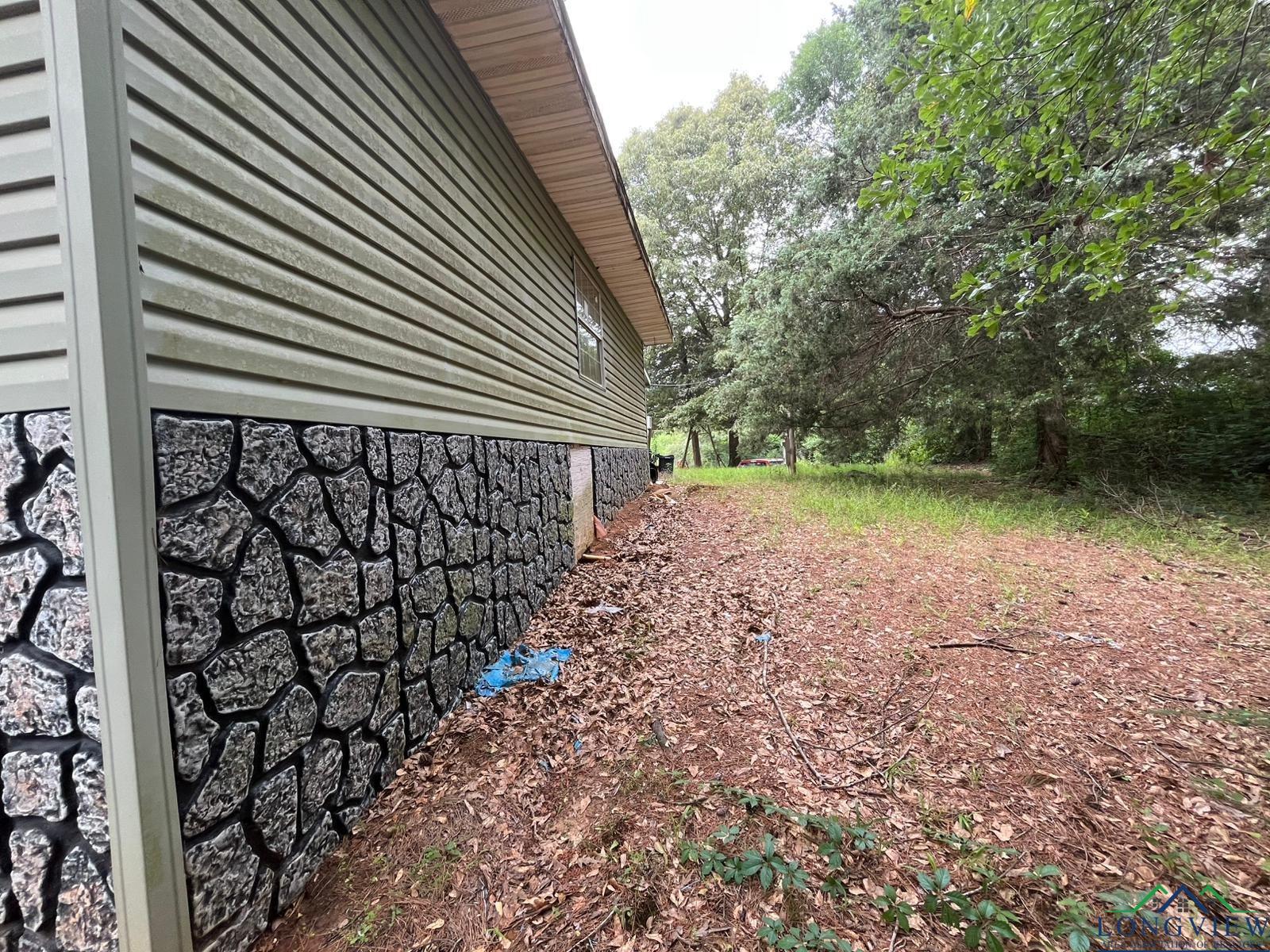555 County Road 2998, Hughes Springs, Texas image 13