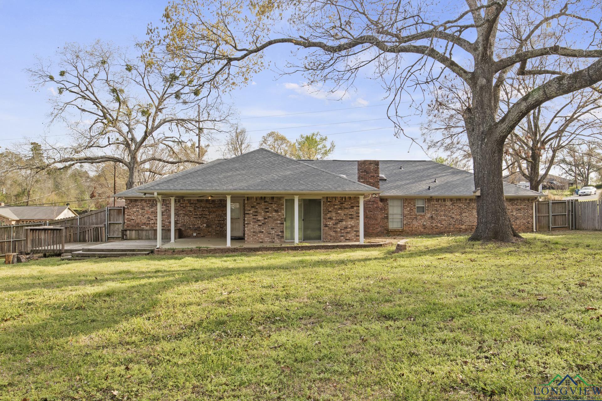 1007 Forest Hills St, Gladewater, Texas image 37